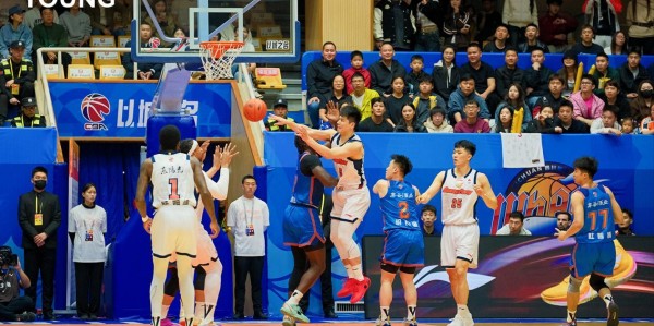 跟着李宁YOUNG爱上CBA—成都站活动收官